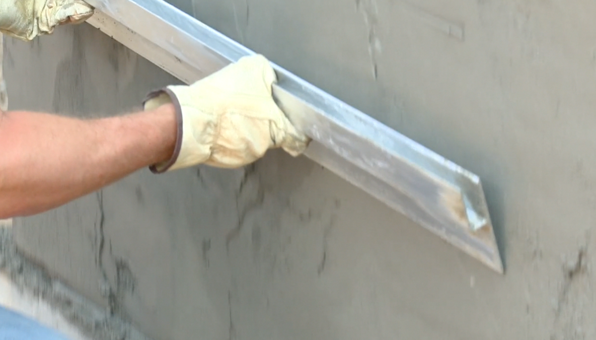 Приспособление для оштукатуривания оконных откосов