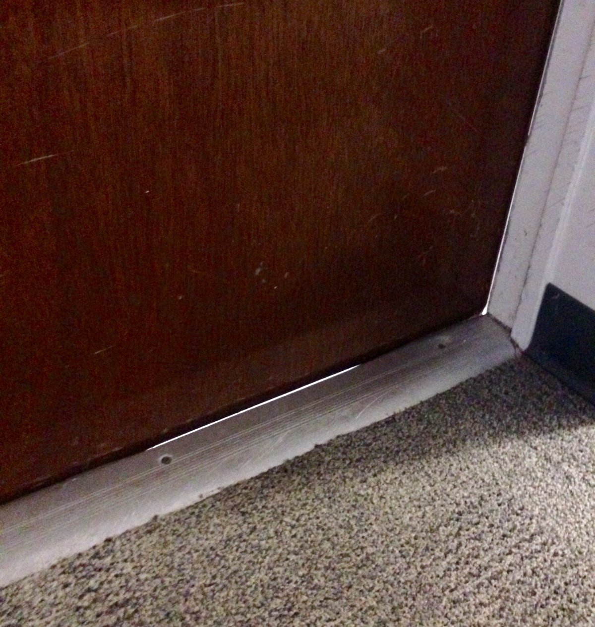 Порожек в ванную комнату