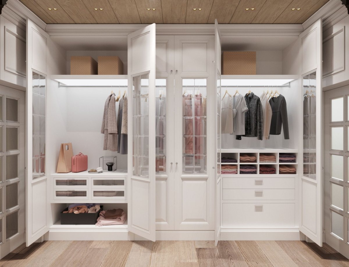 Узкая прихожая для большой семьи