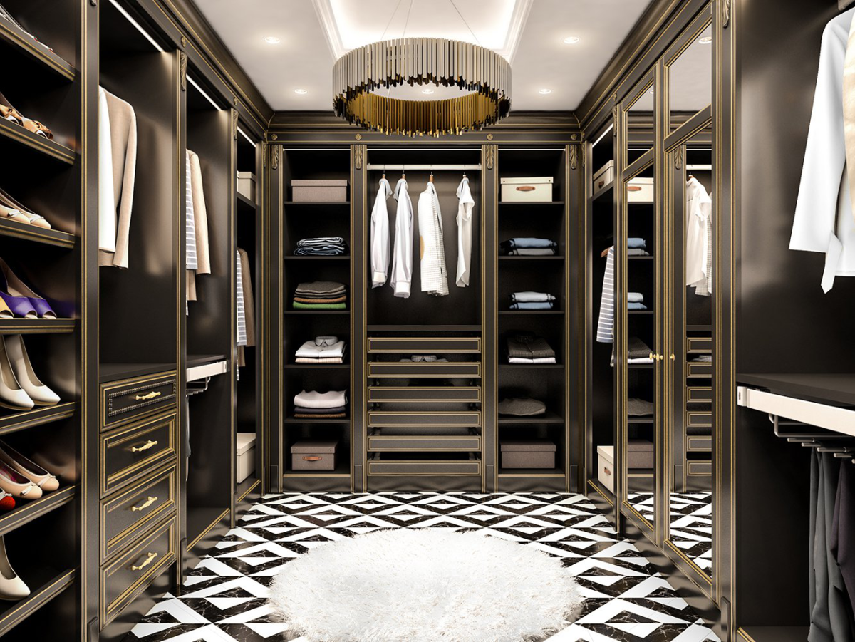 Гардеробная в узком коридоре