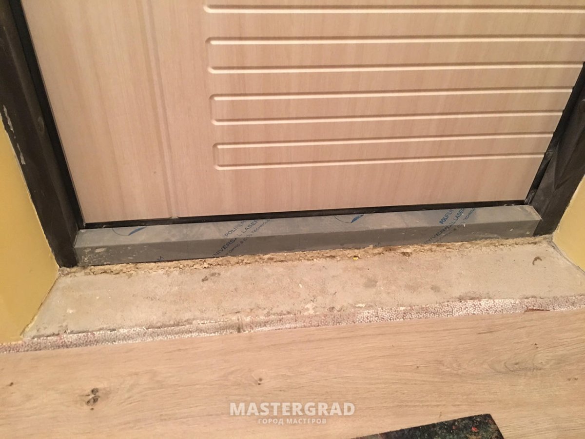 Отделка порога входной двери