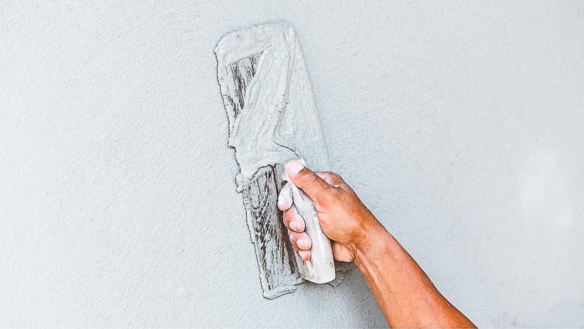 Покрасить бетонную стену