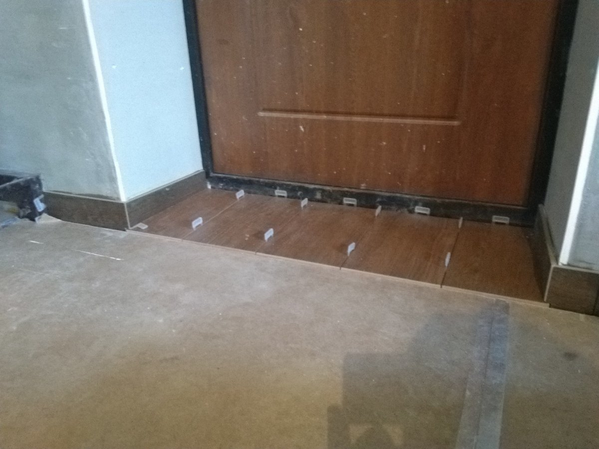 Дверные пороги межкомнатные