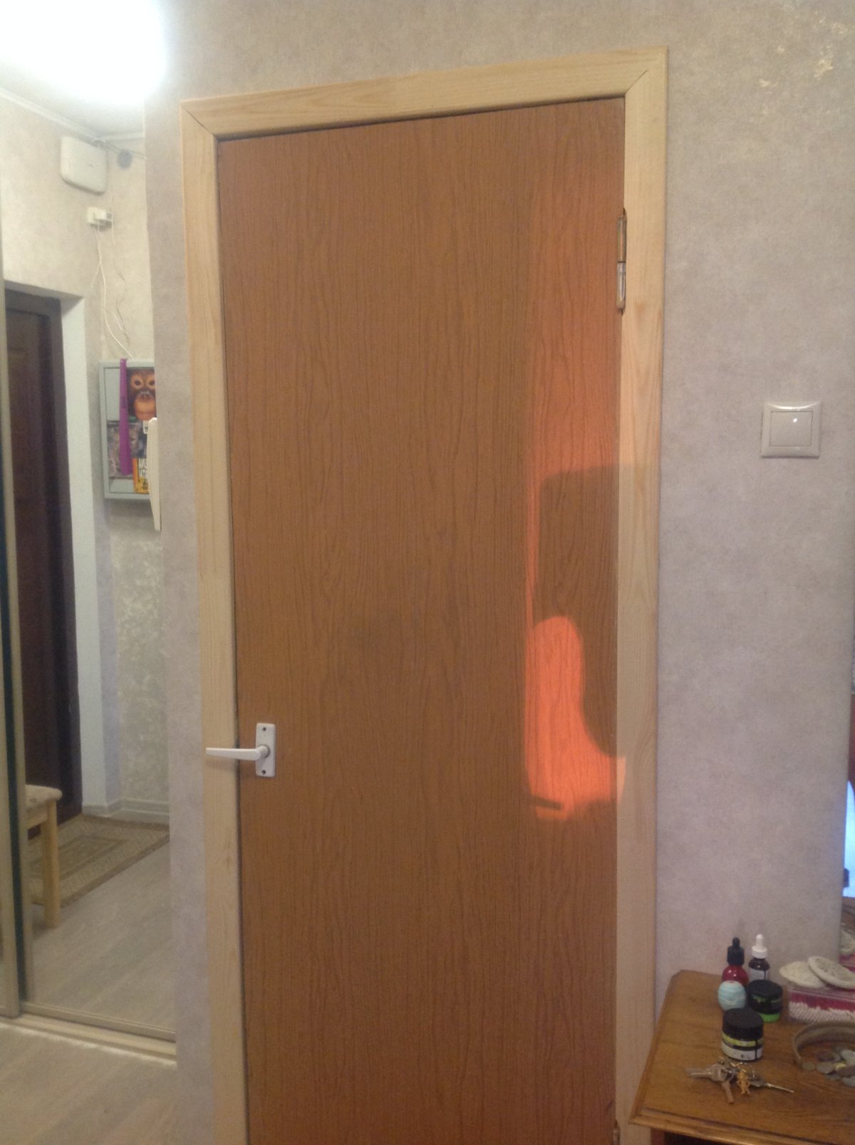 Декор межкомнатных дверей самоклеющейся пленкой