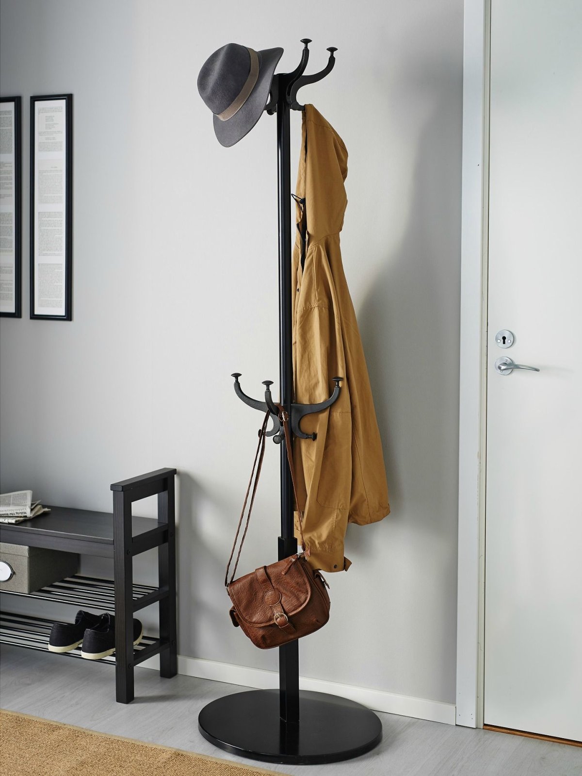 Креативная настенная вешалка