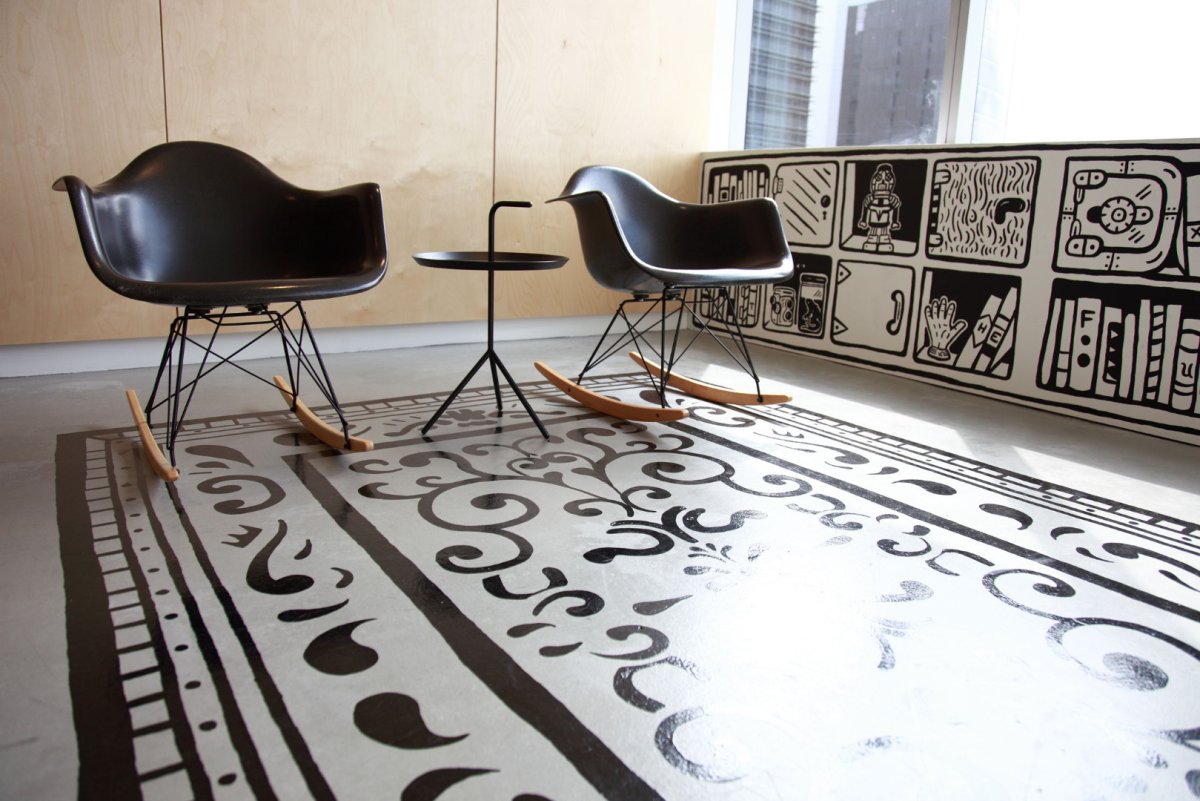 Красивая половая краска