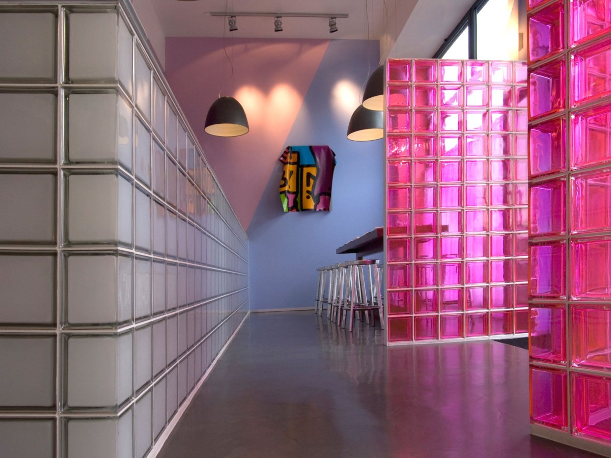 Стеклоблоки в интерьере ванной