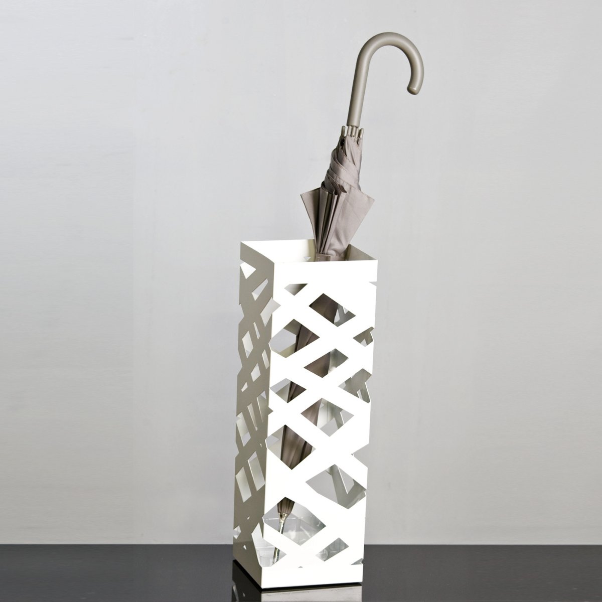 Подставка для зонтов белая