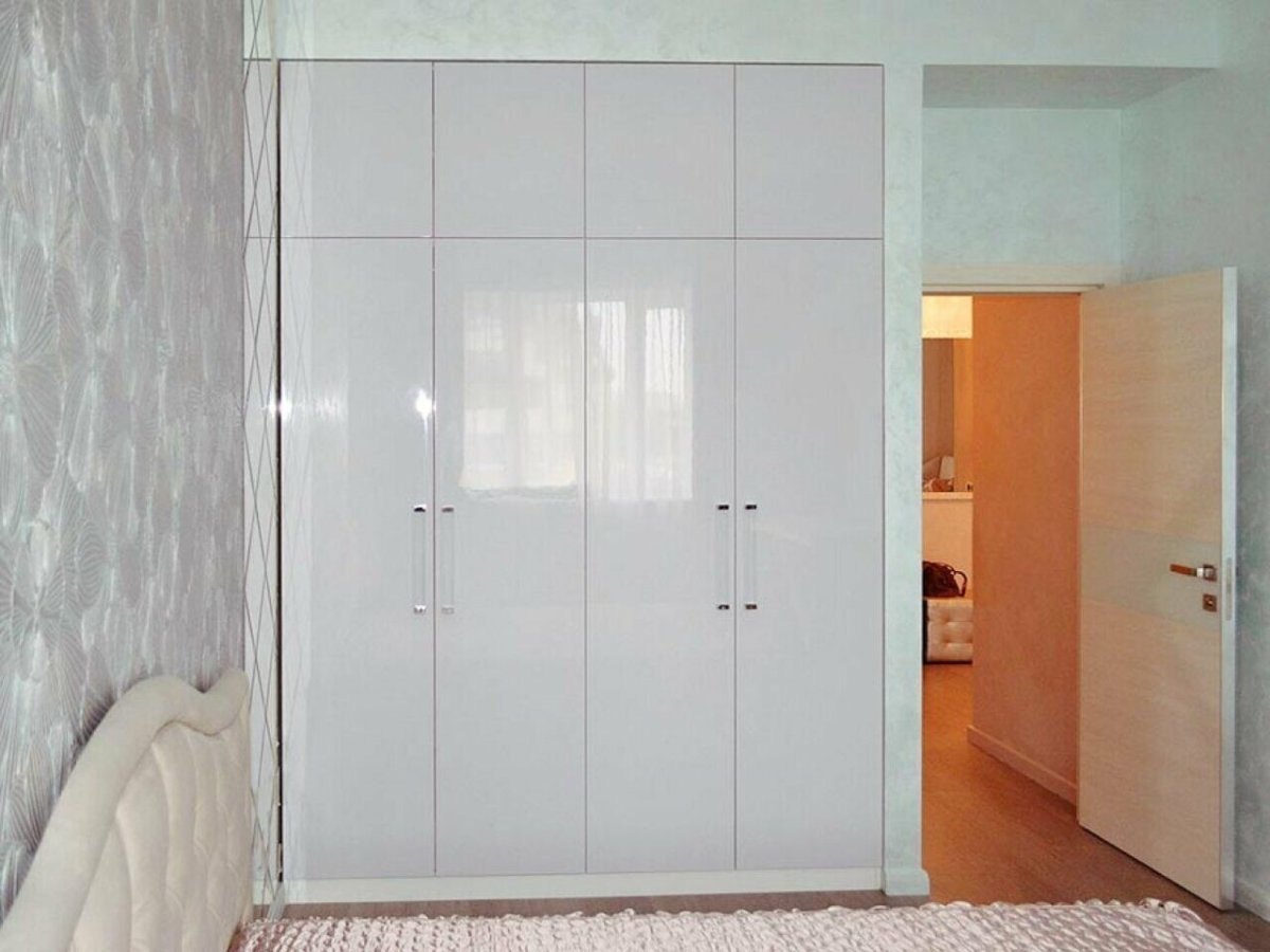 Встроенные распашные шкафы