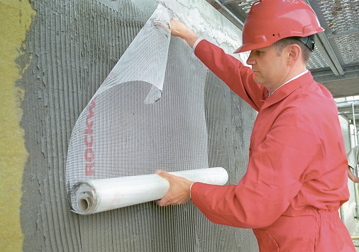 Оштукатуривание стен фасада технология