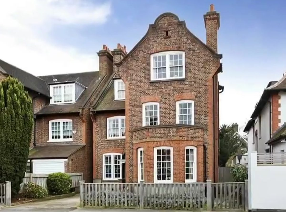 Дом в голландском стиле