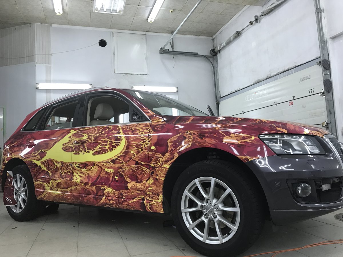 Оклейка машины виниловой пленкой