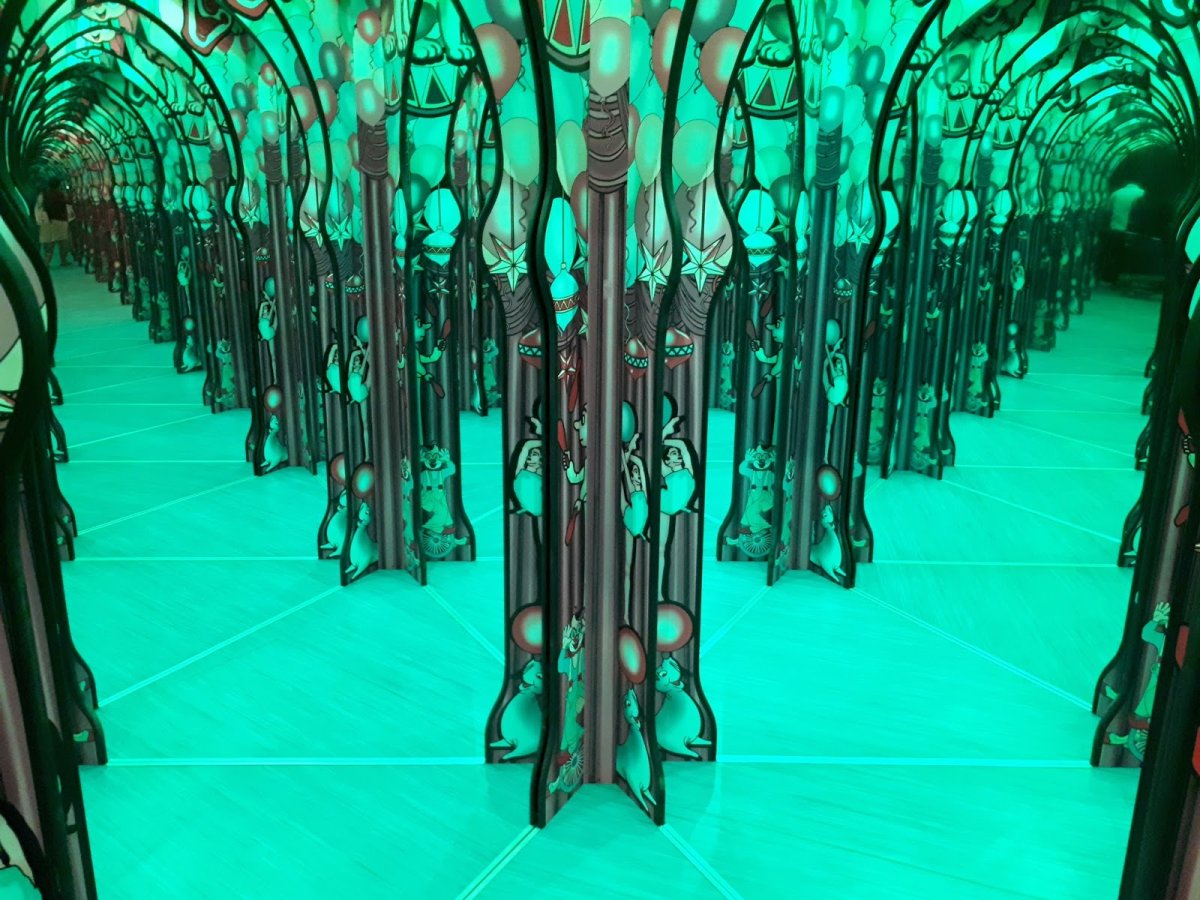 Зеркальный Лабиринт Авиапарк