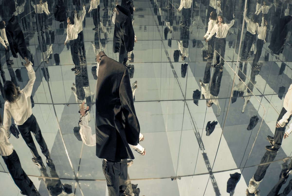 Лукас Самарас зеркальная комната