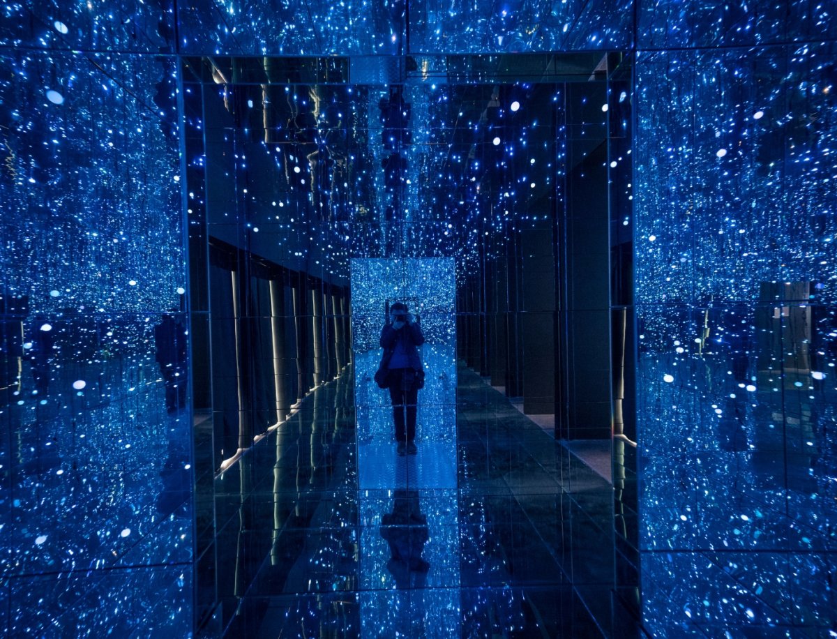 Зеркальная комната