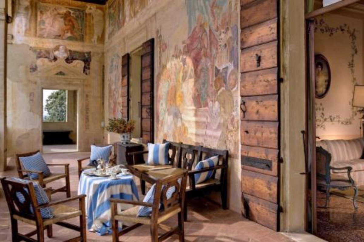 Старинная итальянская вилла интерьер