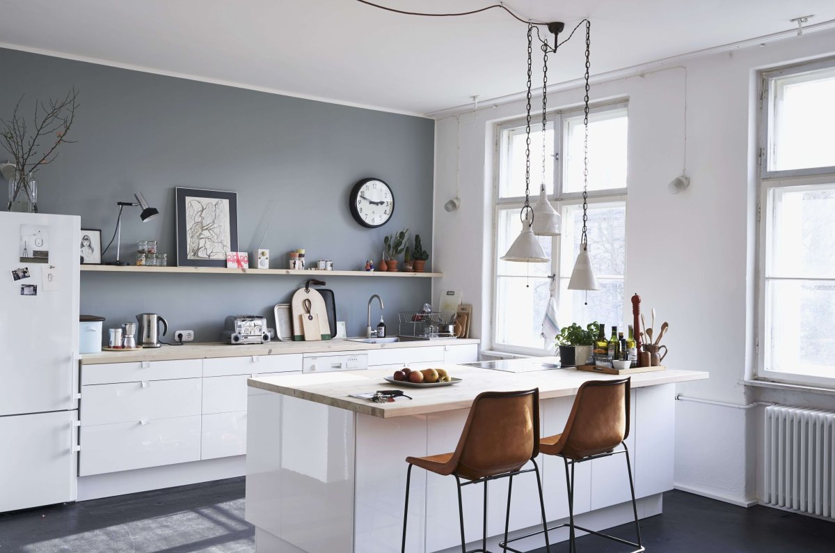 Кухни без верхних шкафчиков цвет сосна фото