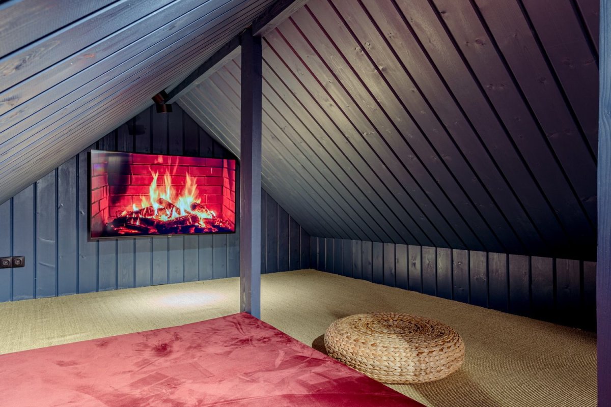 Кинотеатр на мансарде