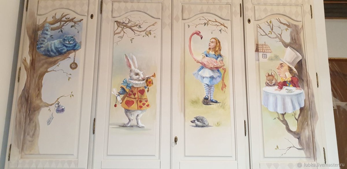 Декор двери декупажем черно-белым