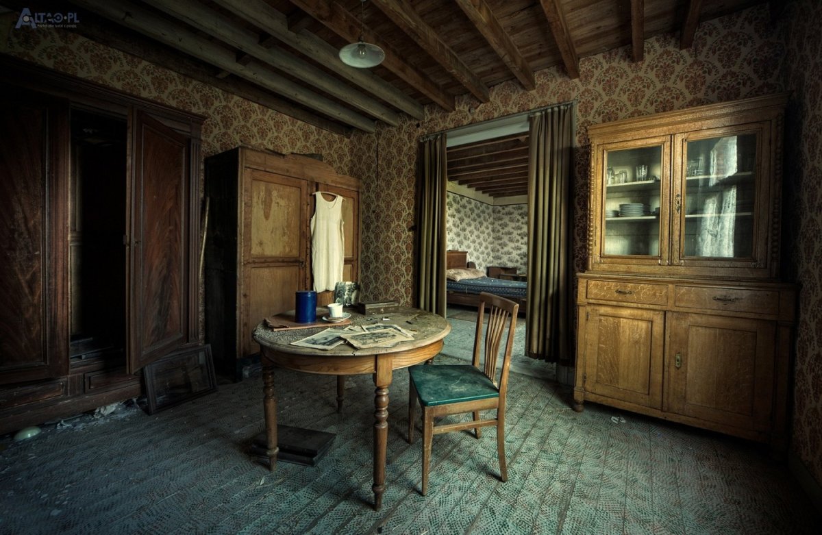 Заброшенный дворец