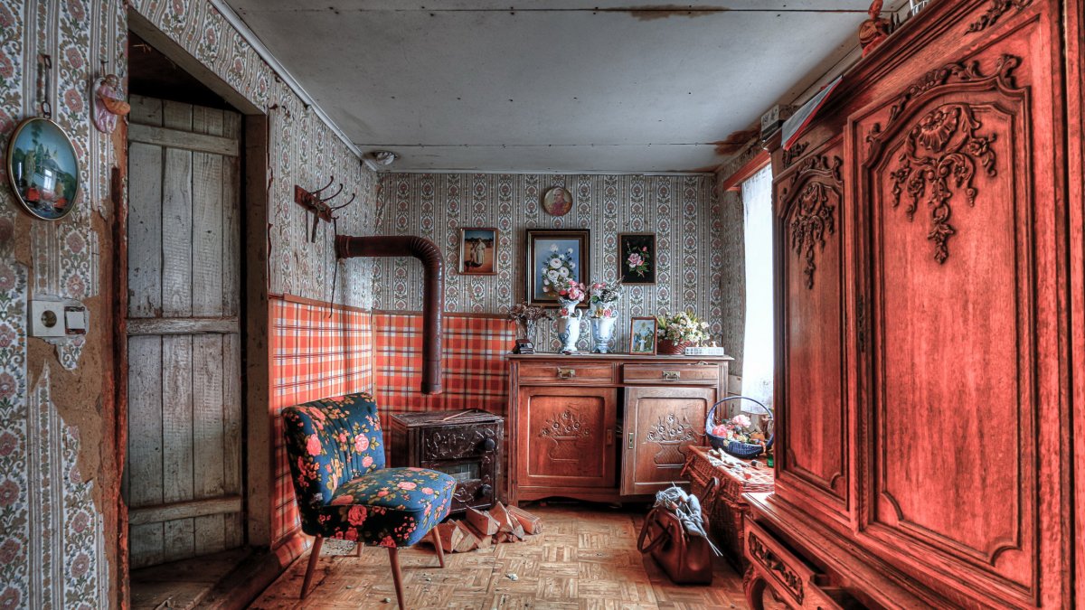 Комната в заброшенном доме