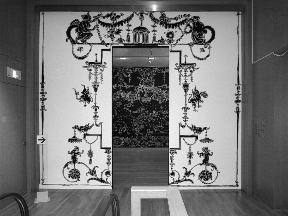 Наклейка вокруг двери