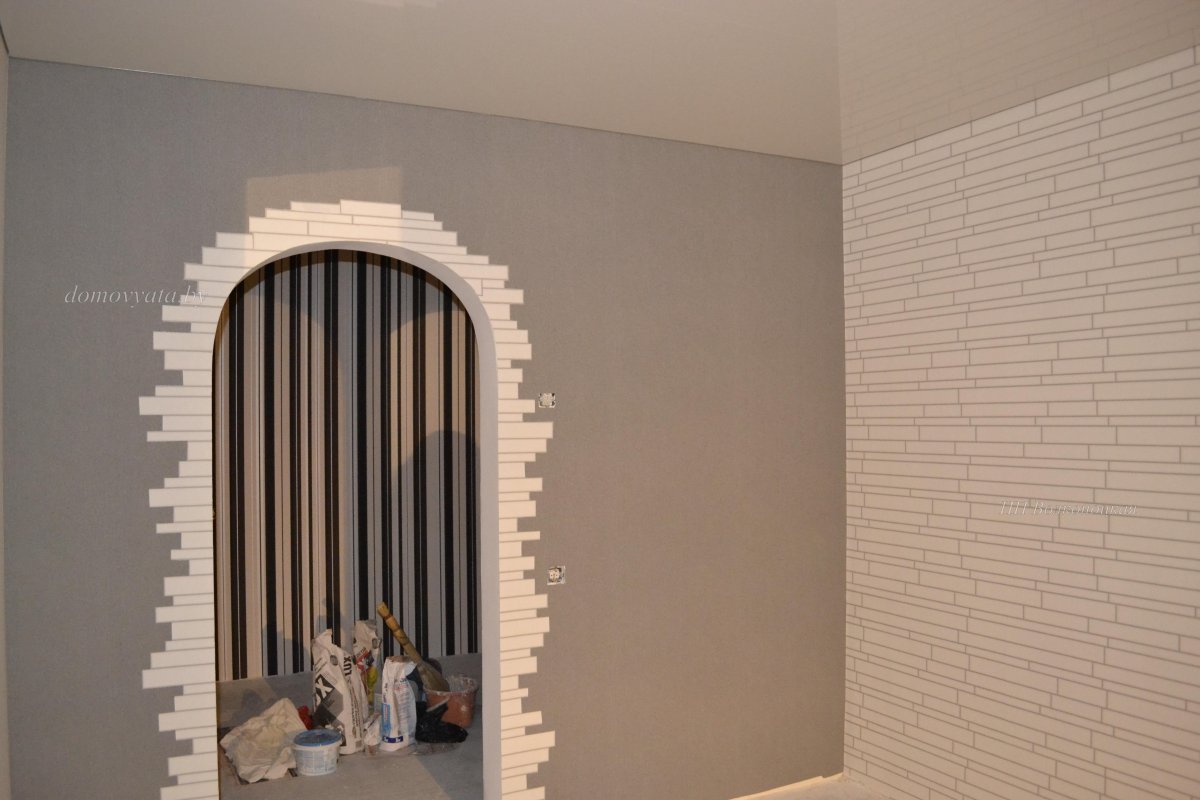 Декор вокруг двери