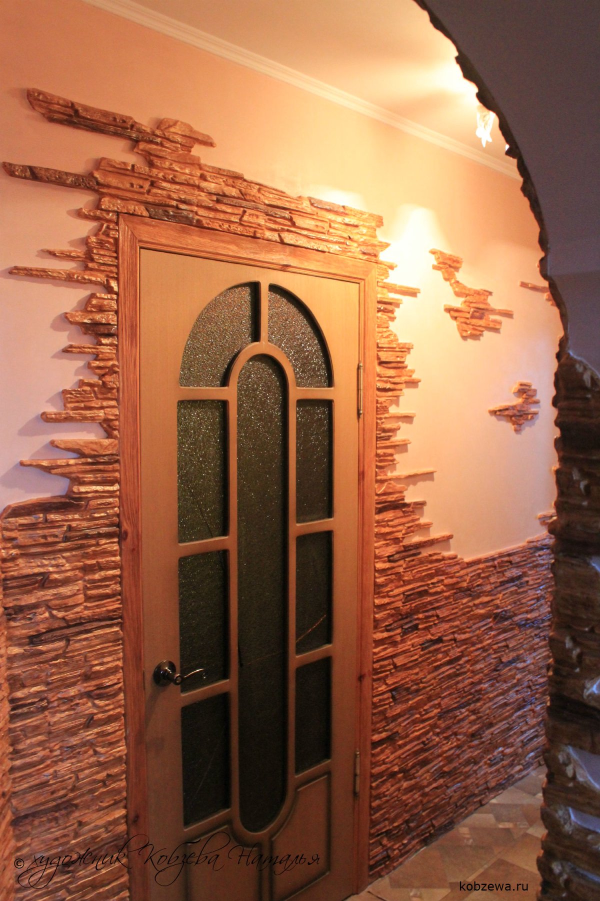 Отделка камнем дверных проемов