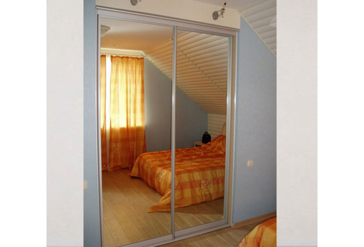 Шкаф купе зеркальный