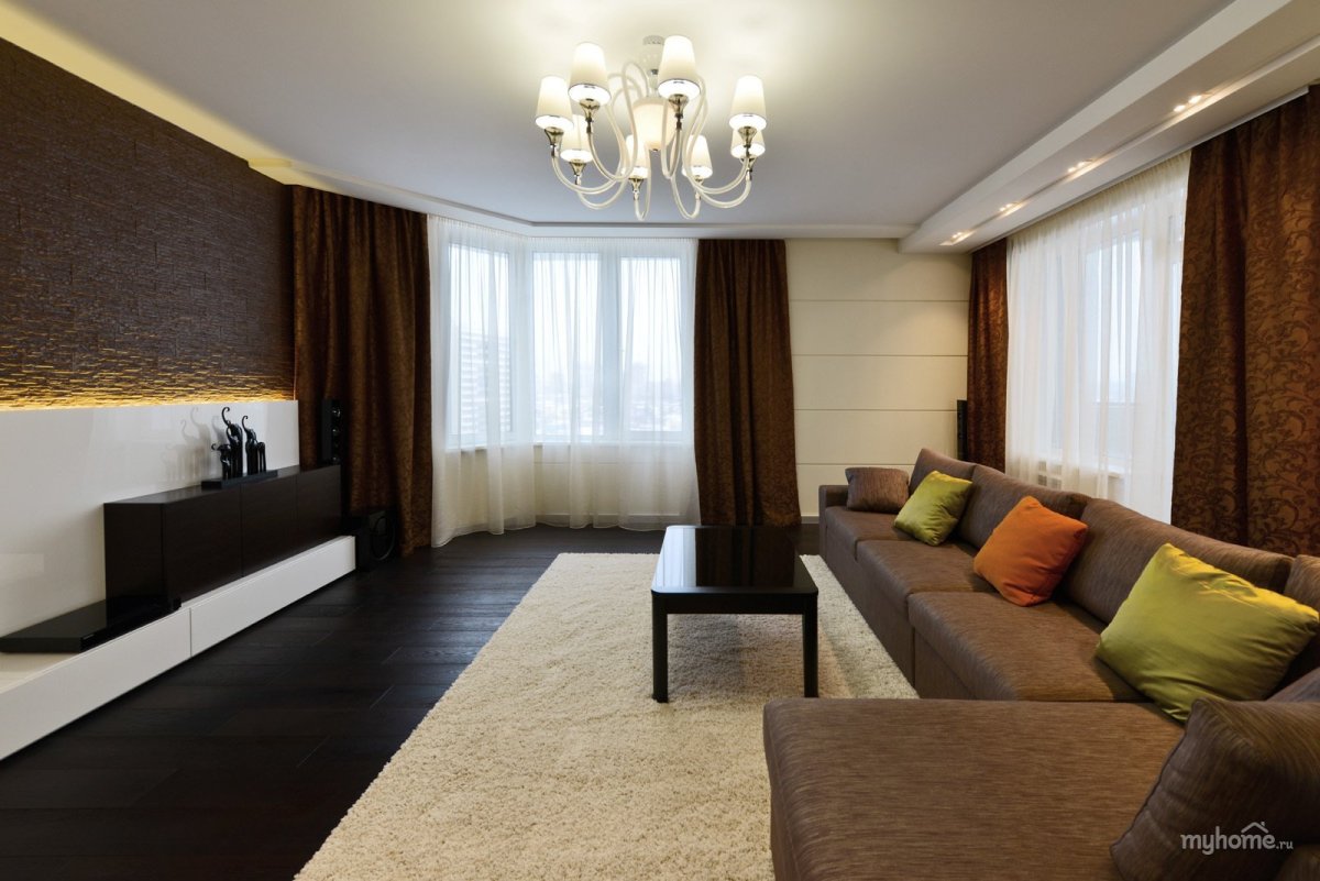 Обычный интерьер зала занавески