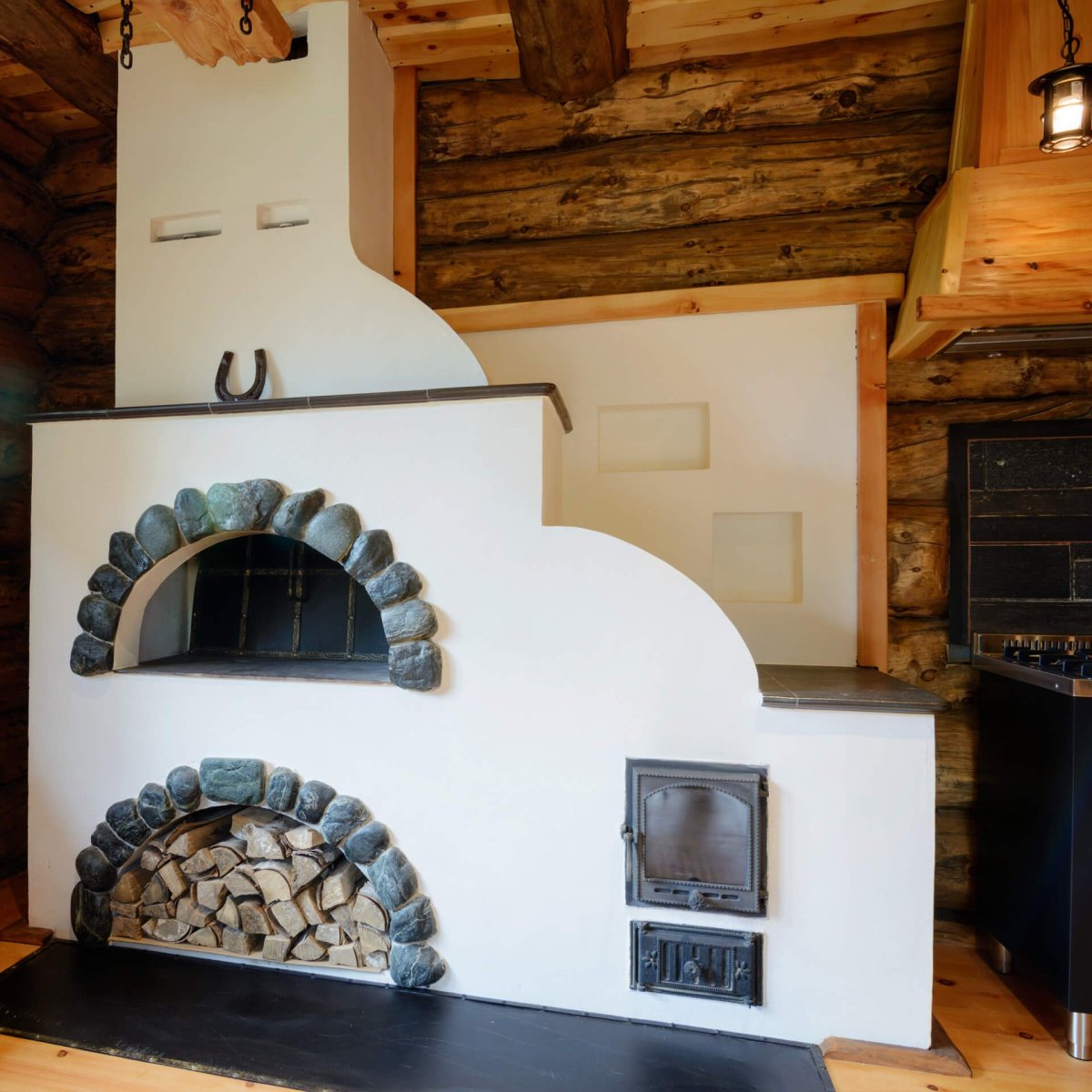 Печь камин с лежанкой