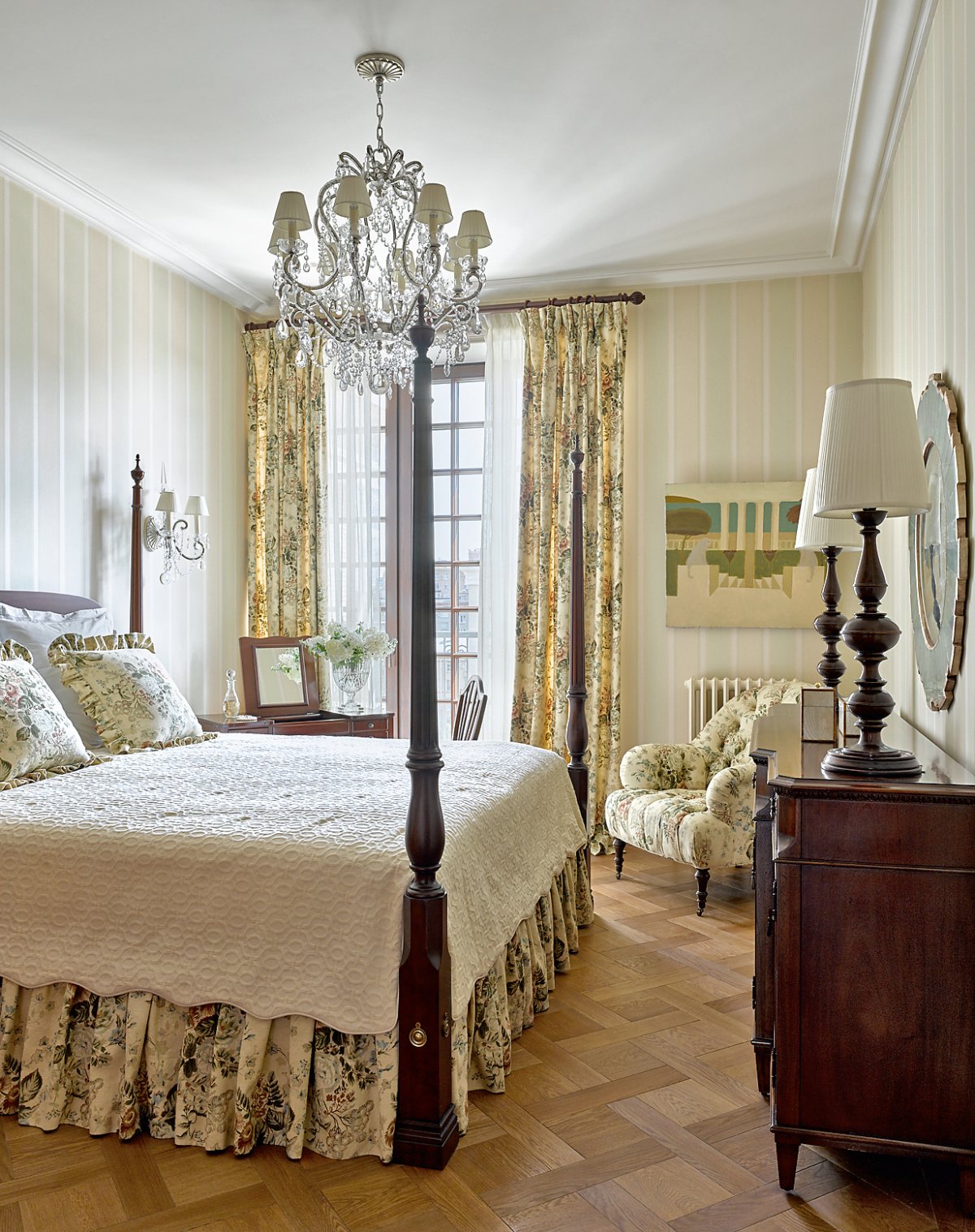 Кровать в английском стиле