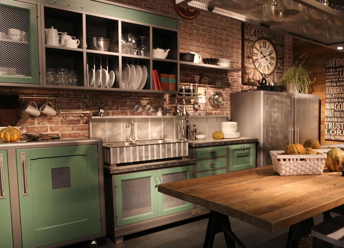 Зеленая кухня лофт
