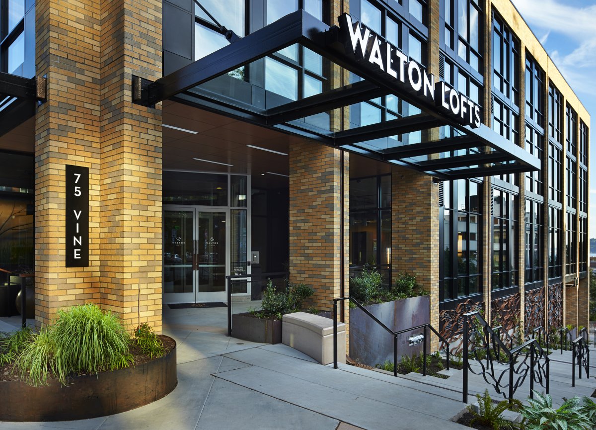 Фасад здания в стиле лофт