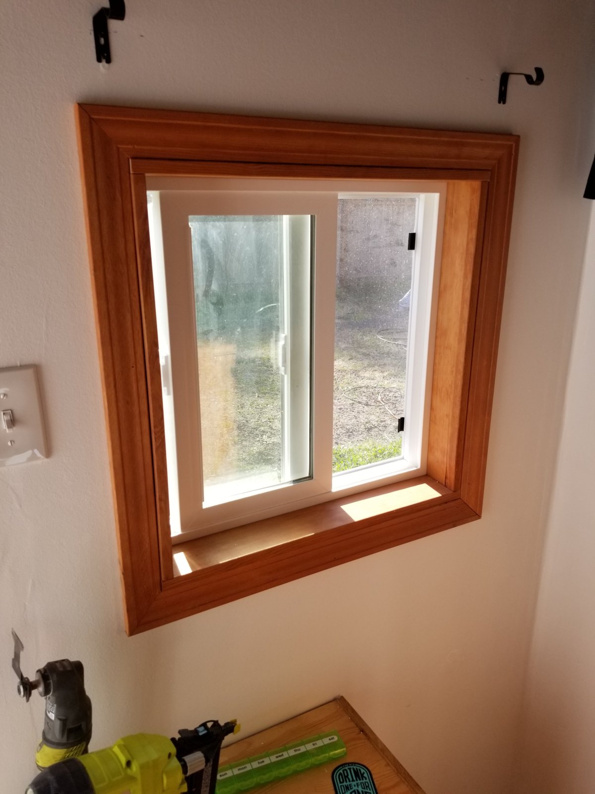 Декоративная отделка откосов окон