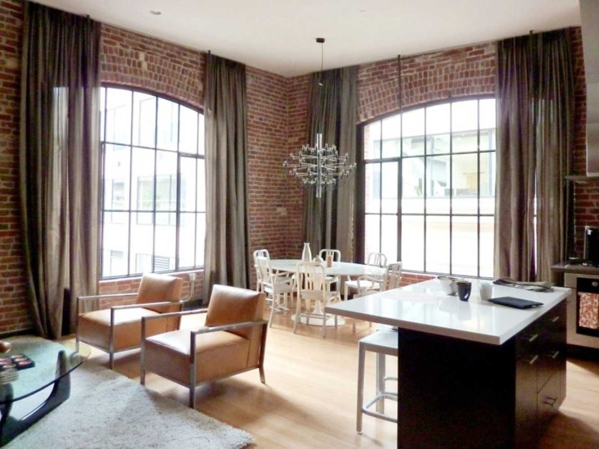 Римские шторы в стиле лофт в интерьере