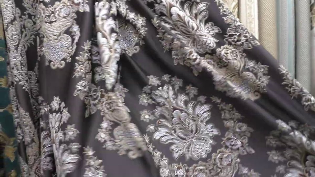 Красивая тюль со шторами в зал