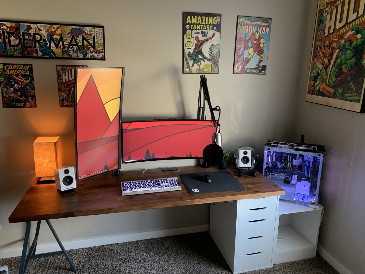 Декор письменного стола