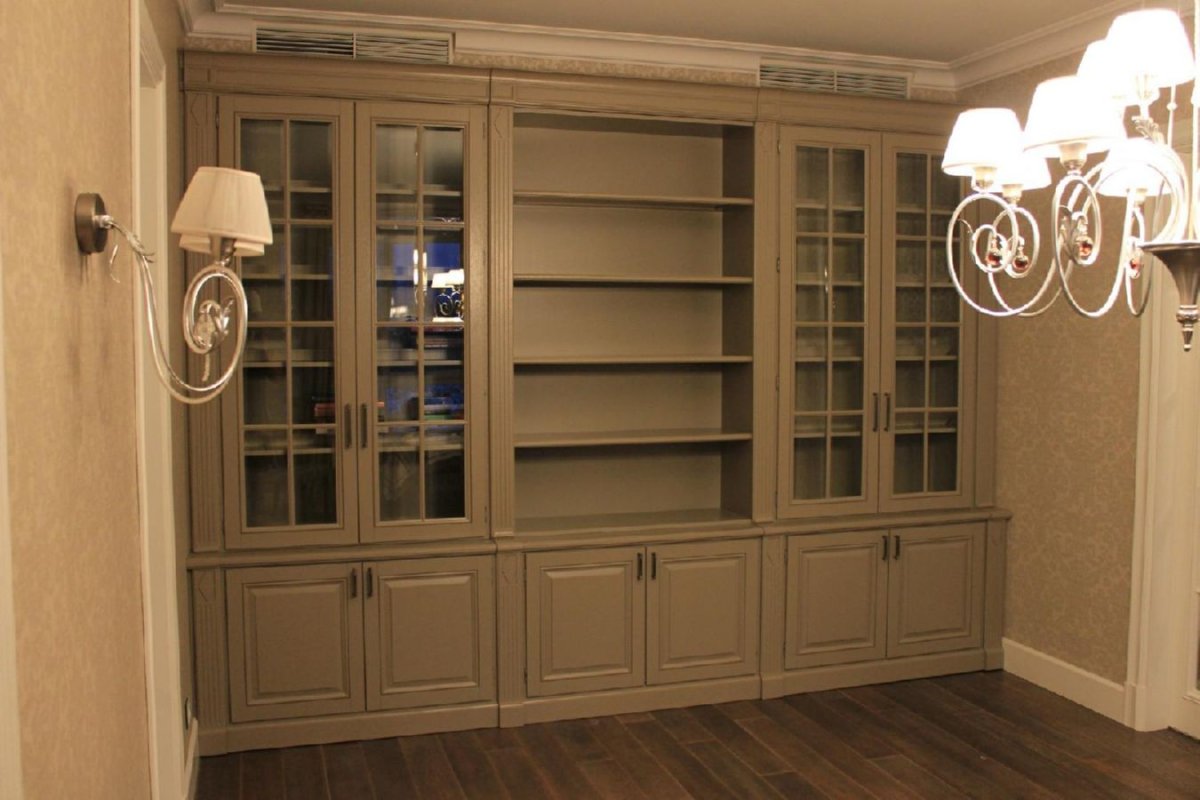 Стеклянные шкафы для гостиной