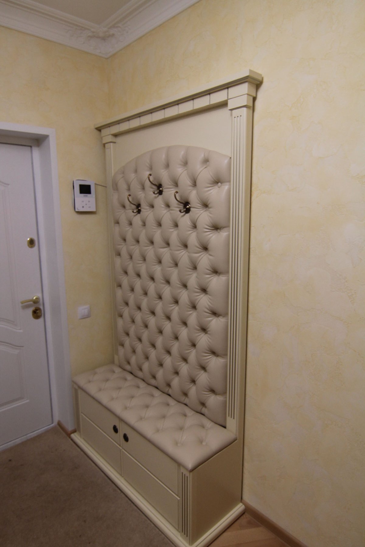 Прихожая с каретной стяжкой Стэлла 32кр BMS