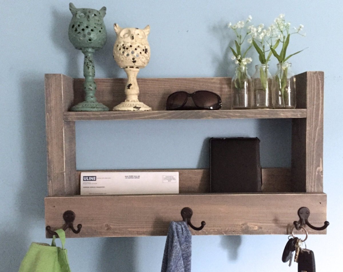 Полочка в прихожую для мелочей