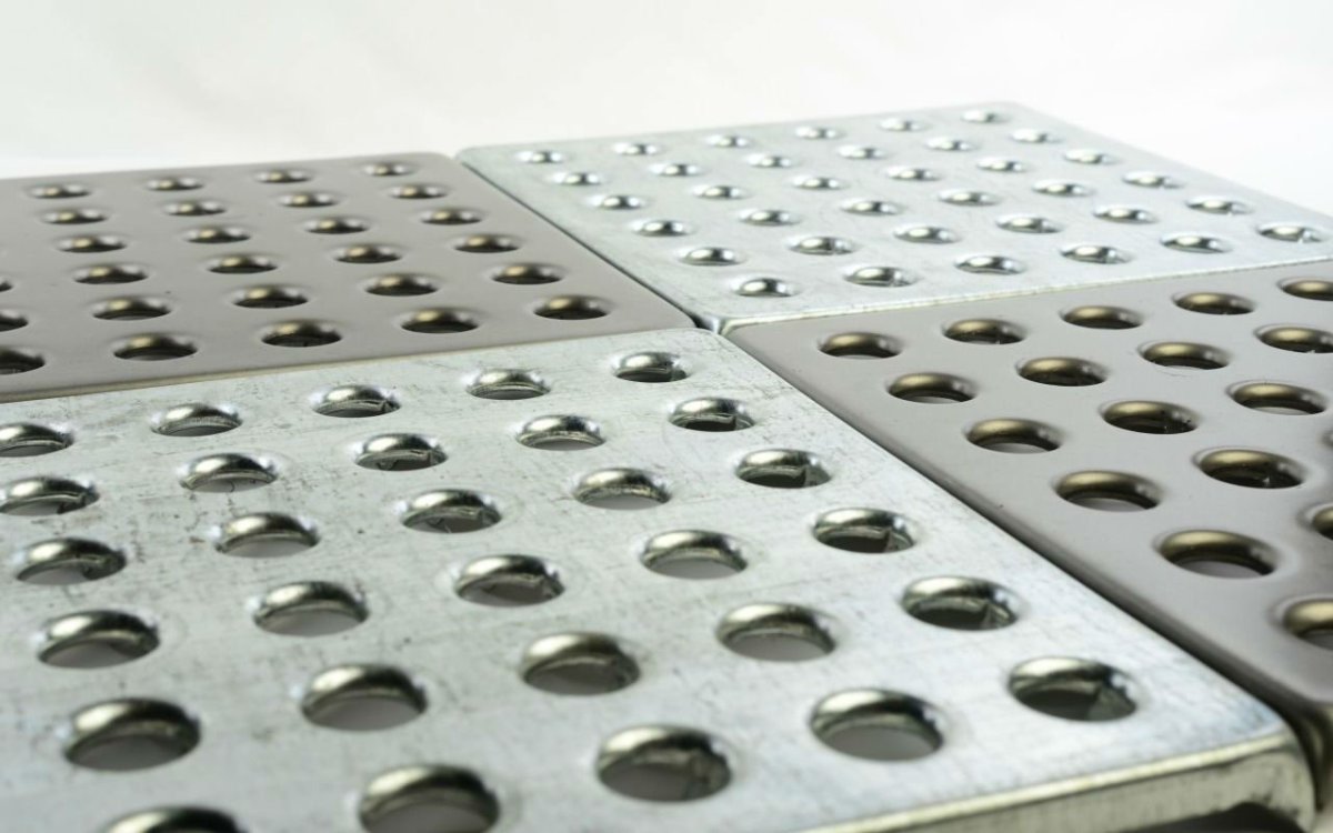 Металлический пол арт