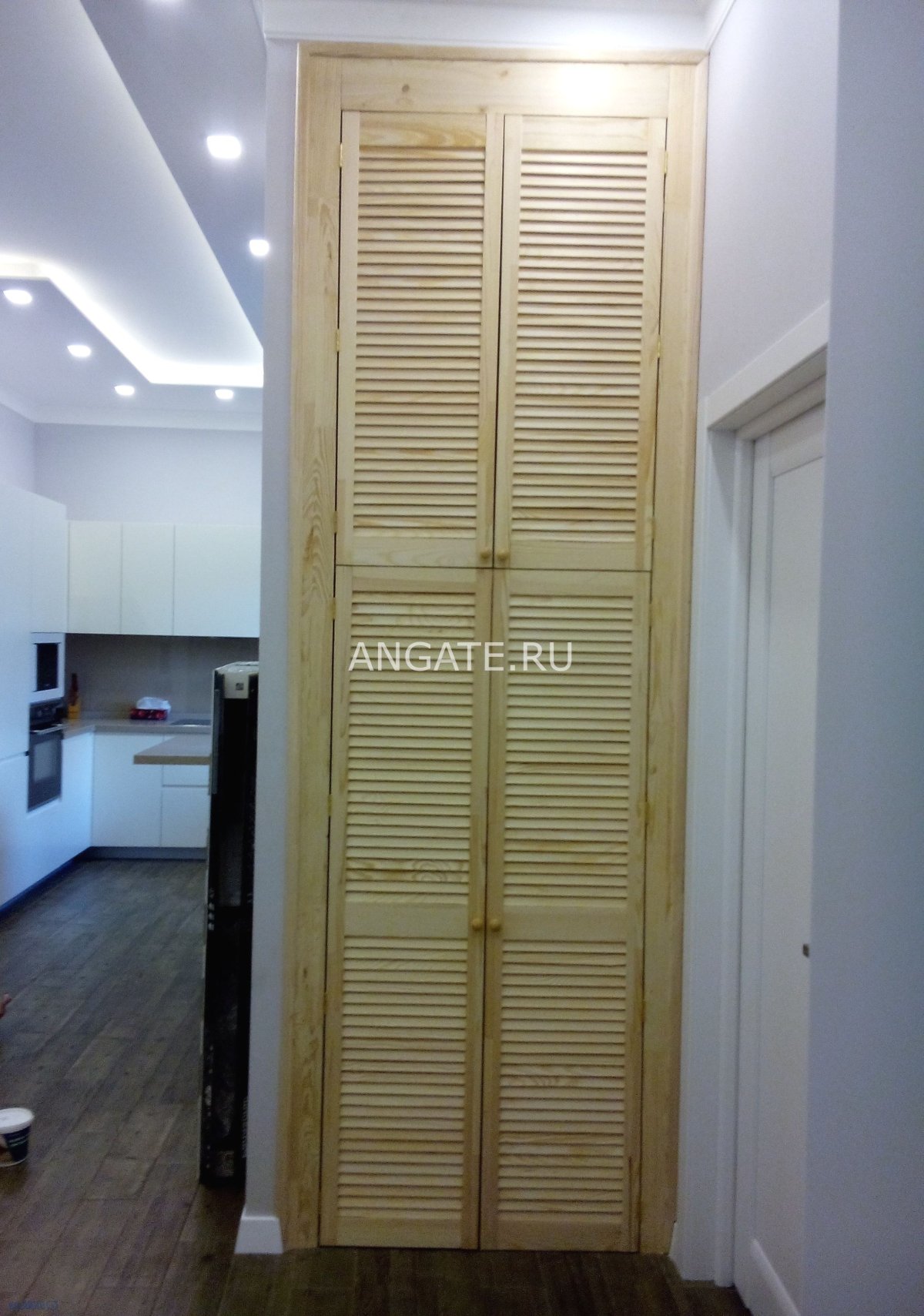 Дверь в кладовку