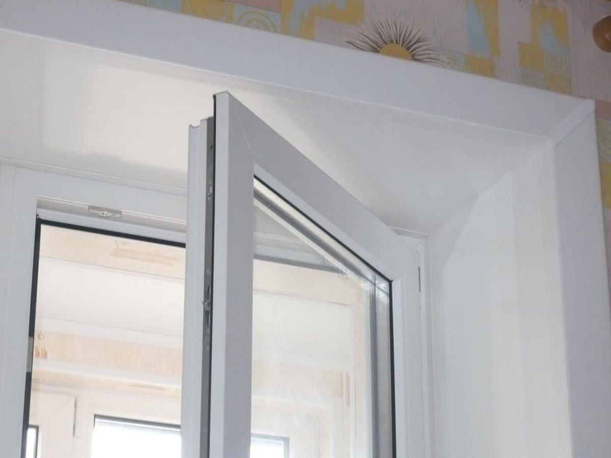 Отделка оконных откосов камнем