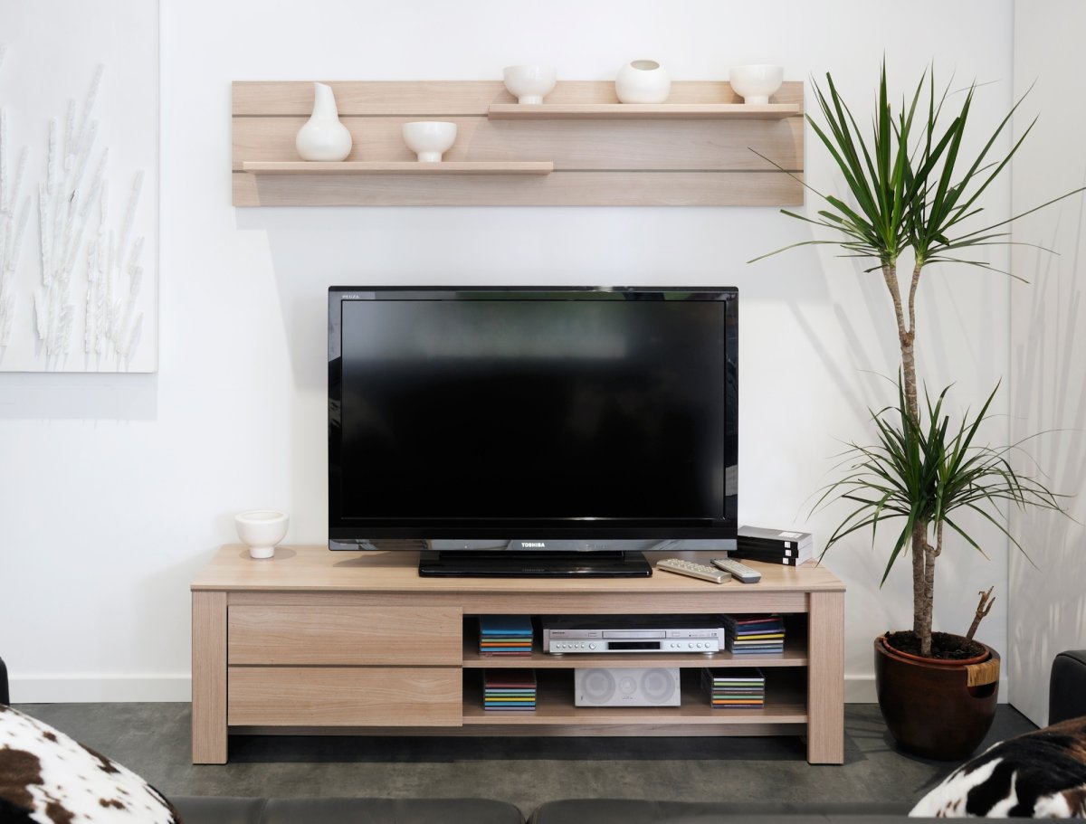 Полка над ТВ тумбой