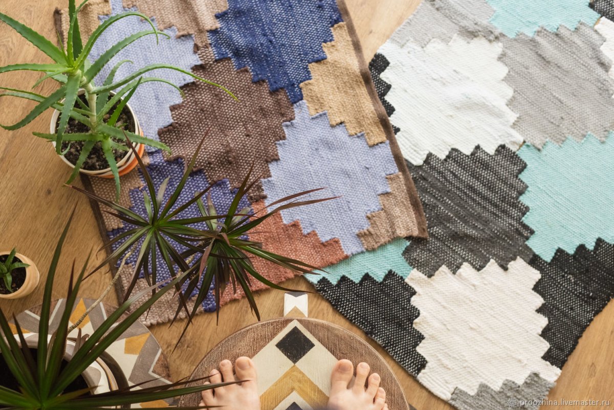 Ковер с ромбовидным узором