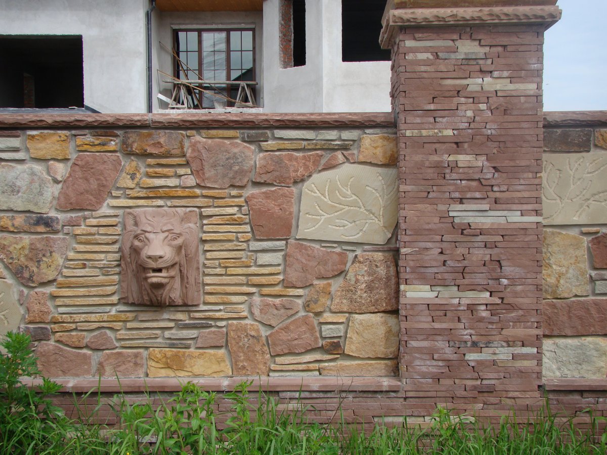 Отделка фасада природным камнем