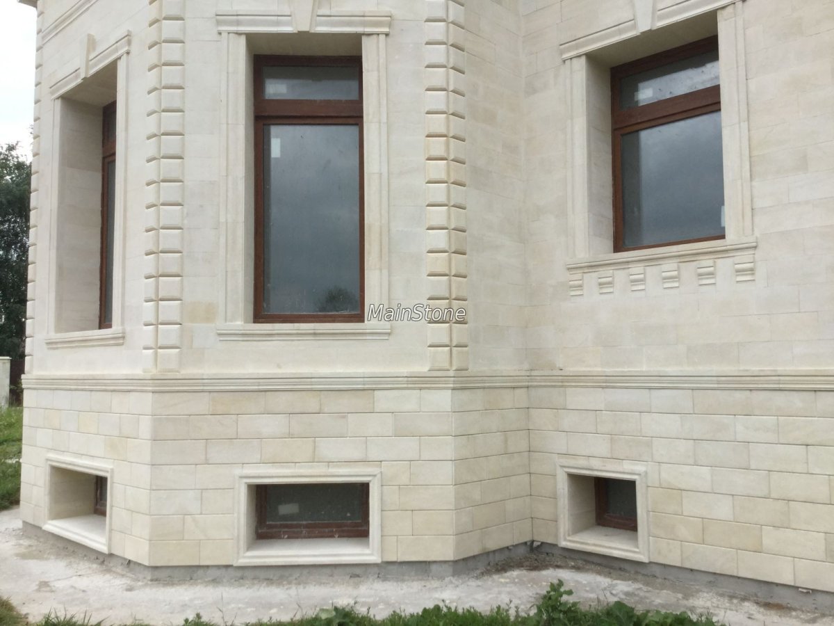 Фасад из песчаника