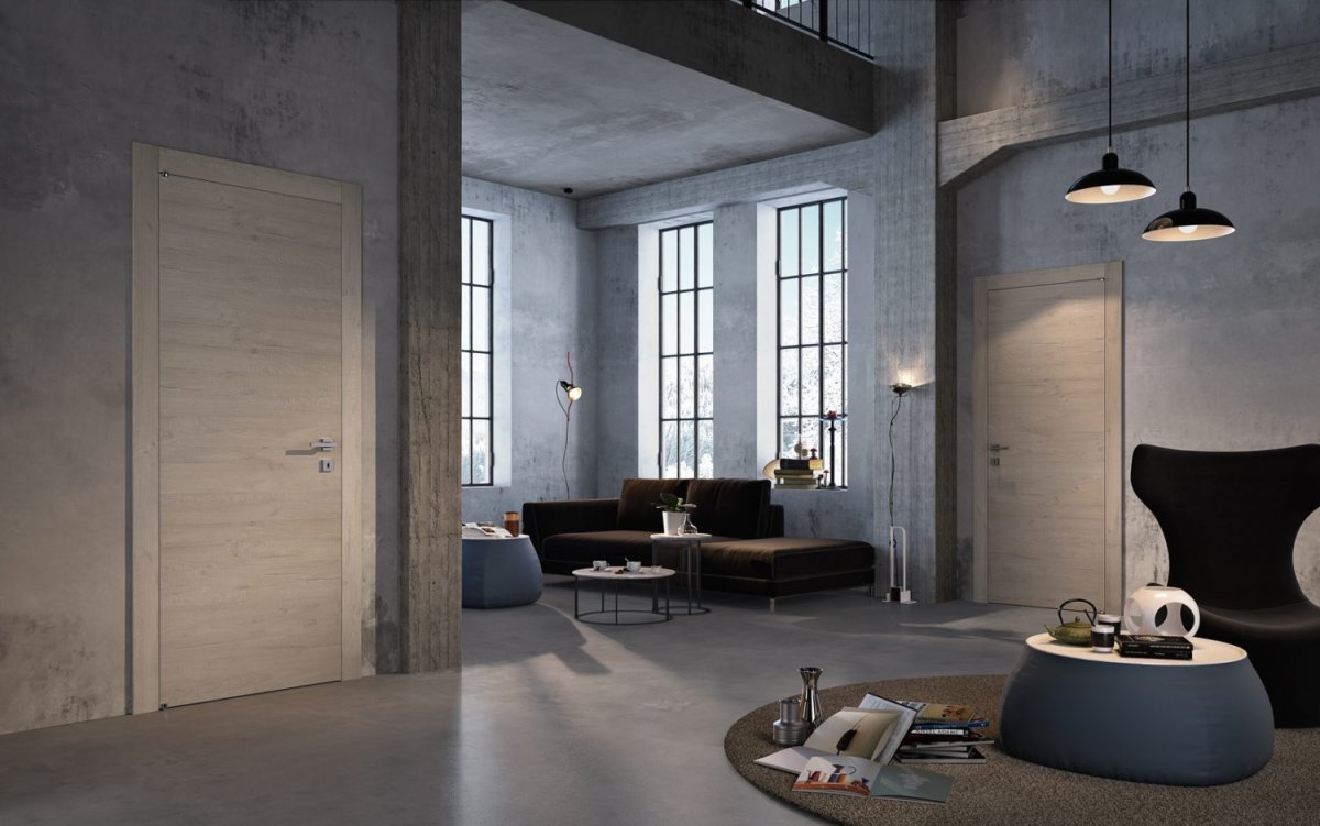 Белая кирпичная стена в прихожей