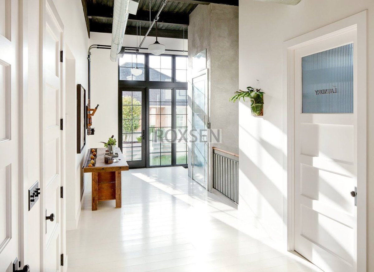 Черные двери в скандинавском интерьере